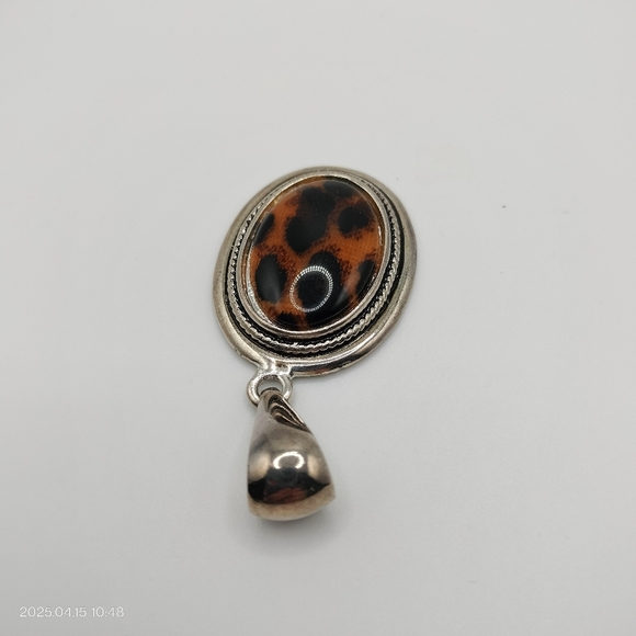 Silver Tone Oval Silver and Brown Leopard Pendant - Picture 7 of 10